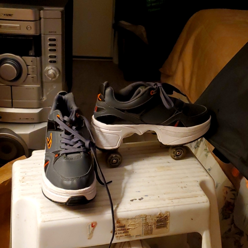 Platform roller shoes